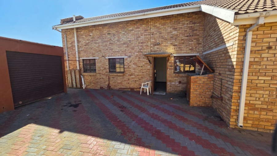 3 Bedroom Property for Sale in Vista Park Free State